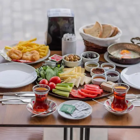 Mai Cunda Ayvalik