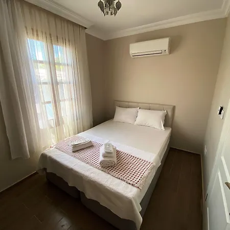 Mai Cunda Hotel Ayvalı