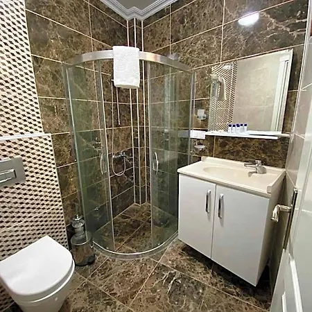 Mai Cunda Hotel